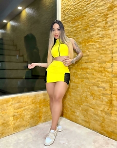CONJUNTO VÁRIAS CORES SHOR-SAIA COM BOLSO EM RENDA E CROPPED COM ZÍPER on internet