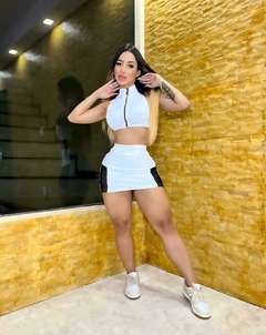 CONJUNTO VÁRIAS CORES SHOR-SAIA COM BOLSO EM RENDA E CROPPED COM ZÍPER