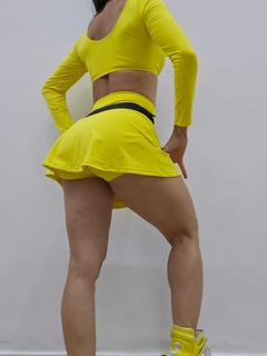 CONJUNTO VÁRIAS CORES SHOR-SAIA COM RODÊ E CROPPED MANGA LONGA