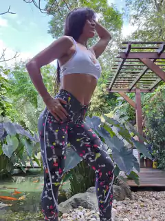 CONJUNTO DNA LEGGING RECORTE EMPINA BUMBUM E TOP BUTTERFLY BRANCO EXCLUSIVO