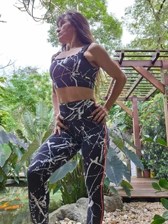 CONJUNTO WHITE VEIN LEGGING JUMP COMUM E TOP FAIXA EXCLUSIVA