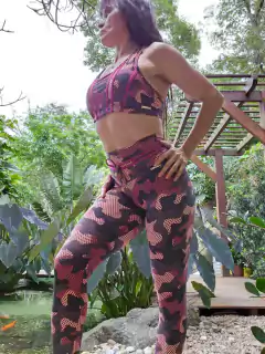 CONJUNTO CAMUFLADO ESTILIZADO LEGGING EMPINA BUMBUM E TOP POWER EXCLUSIVA on internet