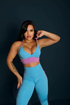 CONJUNTO VÁRIAS CORES LEGGING COM FAIXA MODELADORA E TOP COM FAIXA na internet