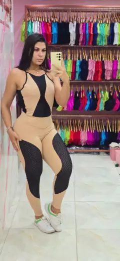 MACACÃO VÁRIAS CORES COM DETALHE EM TELA - MB Musa Fitness