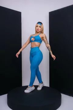 CONJUNTO VÁRIAS CORES LEGGING COM TOP 2 ARGOLINHAS NO BUSTO na internet