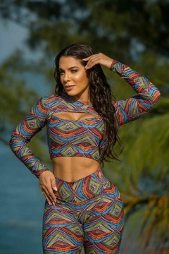 CONJUNTO ZIG-ZAG COLLORS LEGGING EMPINA BUMBUM E CROPPED MANGA LONGA