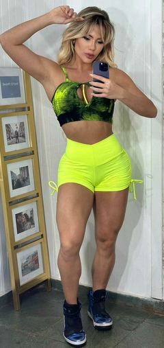 CONJUNTO SHORT AMARELO NEON E TOP TIE DYE LUX EXCLUSIVO