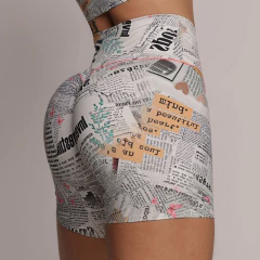 Short Walk Empina Bumbum Newspaper Exclusivo - comprar online