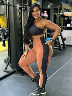 CONJUNTO KALYNE LEGGING MARROM E TOP PRETO EXCLUSIVO na internet