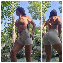 CONJUNTO JAQUELINE SHORT GELO E TOP MARROM EXCLUSIVO
