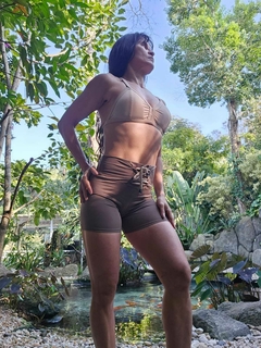 CONJUNTO JAQUELINE SHORT MARROM E TOP BEGE EXCLUSIVO