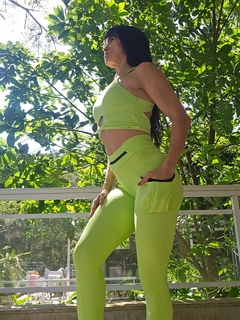 CONJUNTO MB DE ALTA COMPRESSÃO LIMA LEGGING COM BOLSO E CROPPED EXCLUSIVO on internet