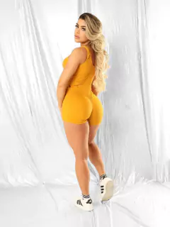 MACAQUINHO LISO DETALHE LATERAL VÁRIAS CORES EXCLUSIVO - MB Musa Fitness