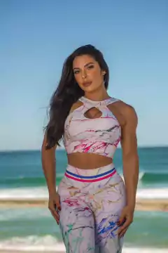 CONJUNTO MARMORIZADO COLORIDO LEGGING E CROPPED COM DETALHE NO BUSTO EXCLUSIVO