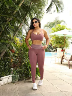 CONJUNTO JACQUARD LEGGING DETALHE CINTO TRANÇADO E TOP VÁRIAS CORES EXCLUSIVO - MB Musa Fitness