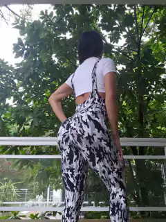 CONJUNTO JARDINEIRA CAMUFLADA CINZA E BABY LOOK GOLINHA ALTA BRANCA - comprar online