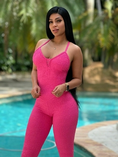 MACACÃO JACQUARD PINK EMPINA BUMBUM EXCLUSIVO