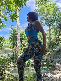 CONJUNTO MUSA LEGGING PALMEIRAS ABSTRATA E CROPPED METADE AZUL EXCLUSIVO