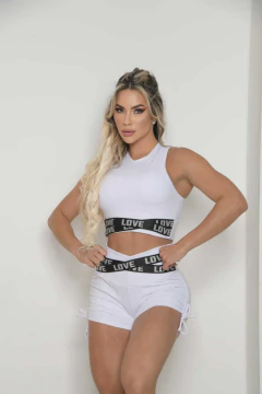 CONJUNTO BRANCO JACQUARD COM FAIXAS LOVE SHORT E CROPPED EXCLUSIVO on internet