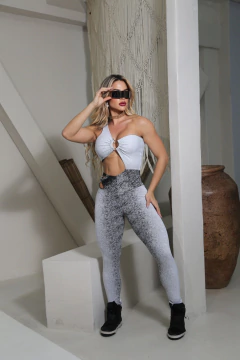 MACACÃO DEGRADÊ BRANCO COM DETALHE E ARGOLA EXCLUSIVO