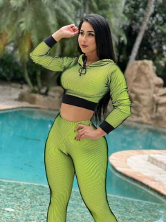 CONJUNTO 3D YELLOW LEGGING EMPINA BUMBUM E CROPPED COM CAPUZ EXCLUSVO