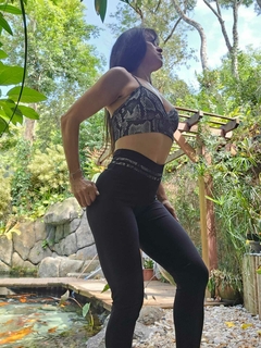 CONJUNTO LEGGING PRETA EMPINA BUMBUM E TOP SNAKE BLACK EXCLUSIVO - comprar online