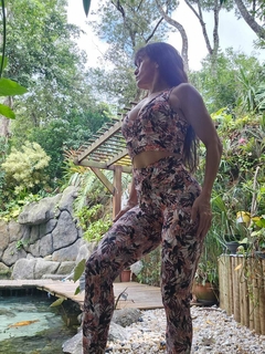 CONJUNTO FOLHAS TONS ROSÊ LEGGING EMPINA BUMBUM E CROPPED EXCLUSIVO - comprar online