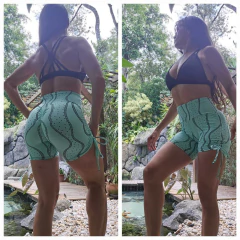 SHORT VERDE CLARO ONDAS COM POÁ EMPINA BUMBUM EXCLUSIVO