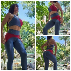 Image of CONJUNTO MÁRICIA GLOSSY CALÇA BICOLOR EMPINA BUMBUM E TOP BICOLOR EXCLUSIVO