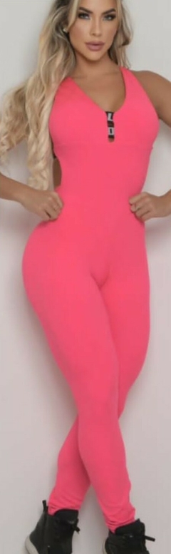 MACACÃO JACQUARD ROSA CHICLETE COM FAIXAS LOVE EXCLUSIVO