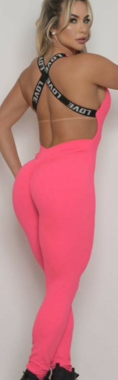 MACACÃO JACQUARD ROSA CHICLETE COM FAIXAS LOVE EXCLUSIVO - comprar online