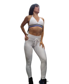 CONJUNTO JACQUARD DETALHADO WHITE EMPINA BUMBUM E TOP COM FAIXA TRICOLOR na internet