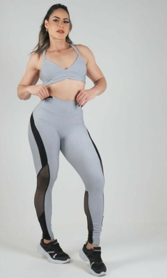 CONJUNTO MB PRATA LEGGING COM DETALHE DE TELA ALTA COMPRESSÃO EXCLUSIVO