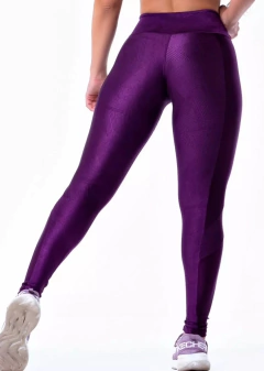 Conjunto Legging Fitness Cós com Ilhós Textura Uva Metálico - Uva Metálico - M - MB Musa Fitness