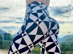 LEGGING RECORTE EMPINA BUMBUM GEOMÉTRICA CAMUFLADA EXCLUSIVO - buy online
