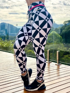 LEGGING EMPINA BUMBUM GEOMÉTRICA CAMUFLADA EXCLUSIVA