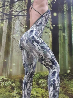 Macacão Estampa Camuflada na internet