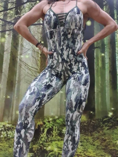 Macacão Estampa Camuflada - comprar online