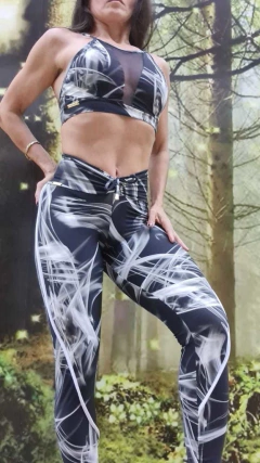 CONJUNTO RECORTE EMPINA BUMBUM PRETO ESTILIZADO