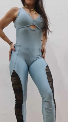 Macacão Orbis Com Renda Estilizada