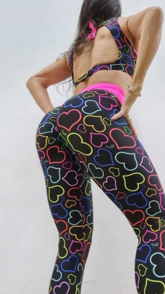 CONJUNTO CORAÇÃO PRETO E COLORIDO - comprar online