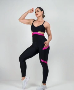 MACACÃO MB ALTA COMPRESSÃO PRETO COM DETALHE PINK COM BOLSO EXCLUSIVO