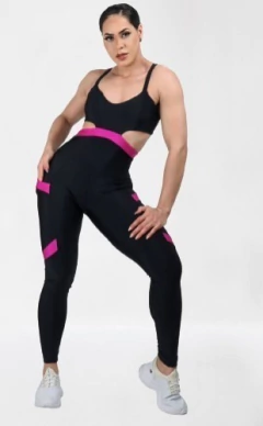 MACACÃO MB ALTA COMPRESSÃO PRETO COM DETALHE PINK COM BOLSO EXCLUSIVO na internet