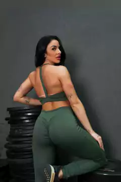 CONJUNTO VERDE MILITAR FUSO COLMEIA E TOP PALITO FRENTE ÚNICA - comprar online