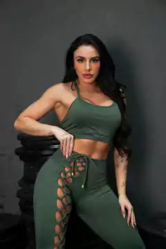 CONJUNTO VERDE MILITAR FUSO COLMEIA E TOP PALITO FRENTE ÚNICA na internet