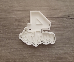 Número 4 con letras