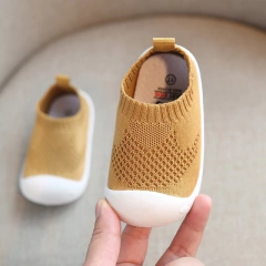 tênis meia classic pé de trico infantil bebê bege