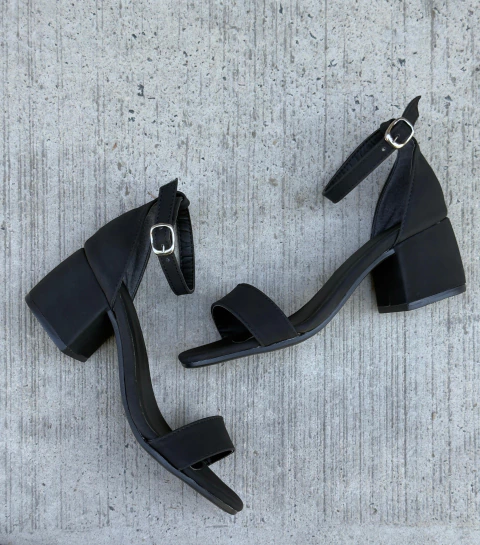 SANDALIA REMI SIMIL CUERO - NOBUK NEGRO - comprar online