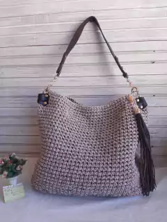 Bolsa de crochê grande nude alça e pingente ref132
