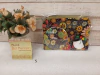 Necessaire Frida vaidosa com espelho coordenado e lixa de unha útil e prático